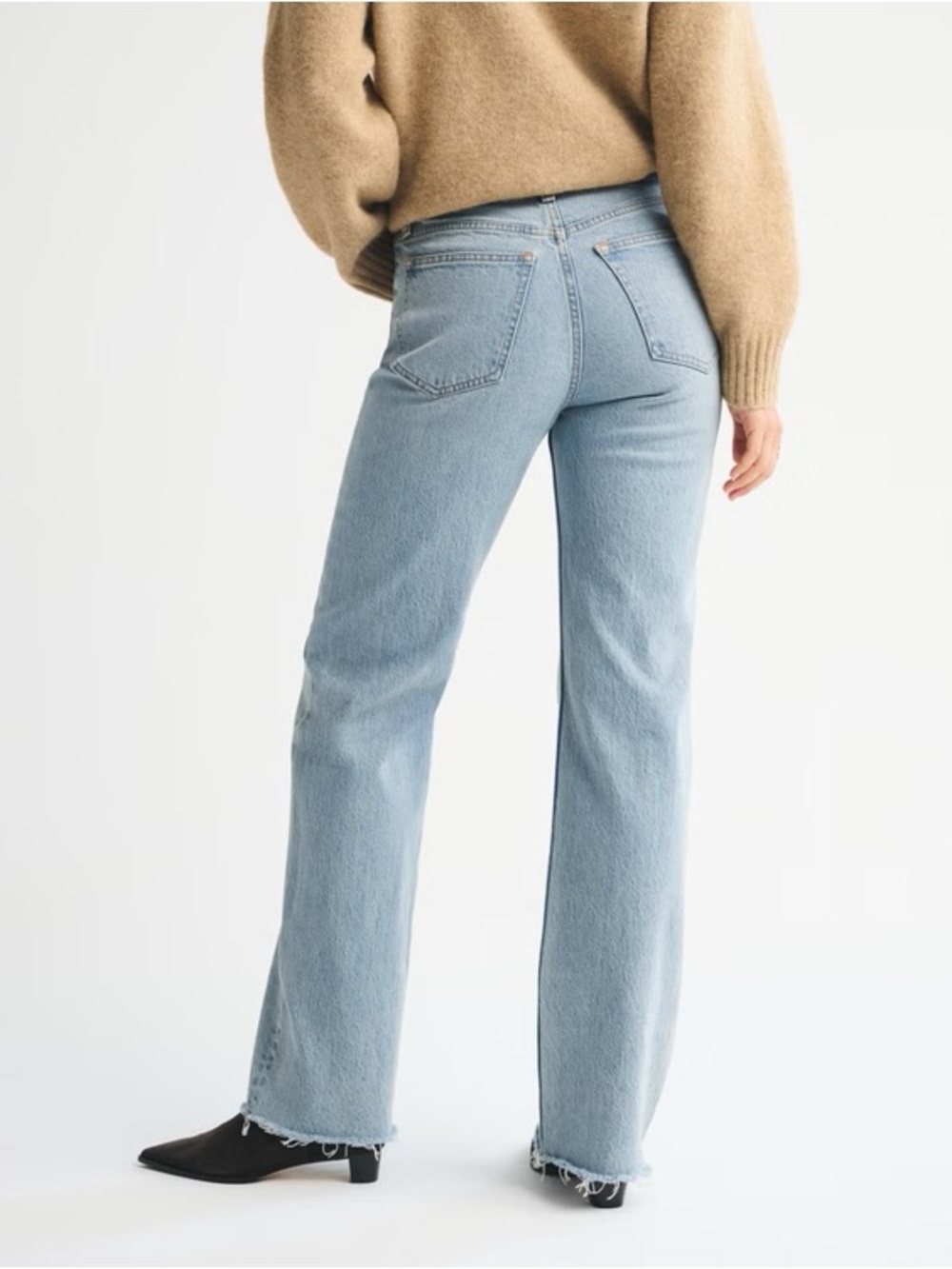 Abercrombie Women’s High Rise 90s Relaxed Jean - Picture 3 of 3